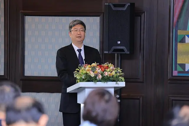 DB旗舰厅翻译出色完成投资安徽行(圣彼得堡)经贸合作对话会翻译任务